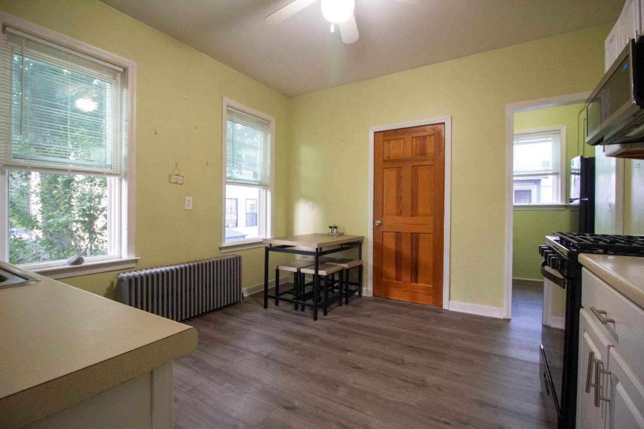 2 Bedroom Condo Close To Boston And Cambridge With Free Parkings Екстер'єр фото
