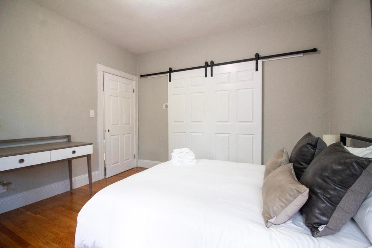 2 Bedroom Condo Close To Boston And Cambridge With Free Parkings Екстер'єр фото