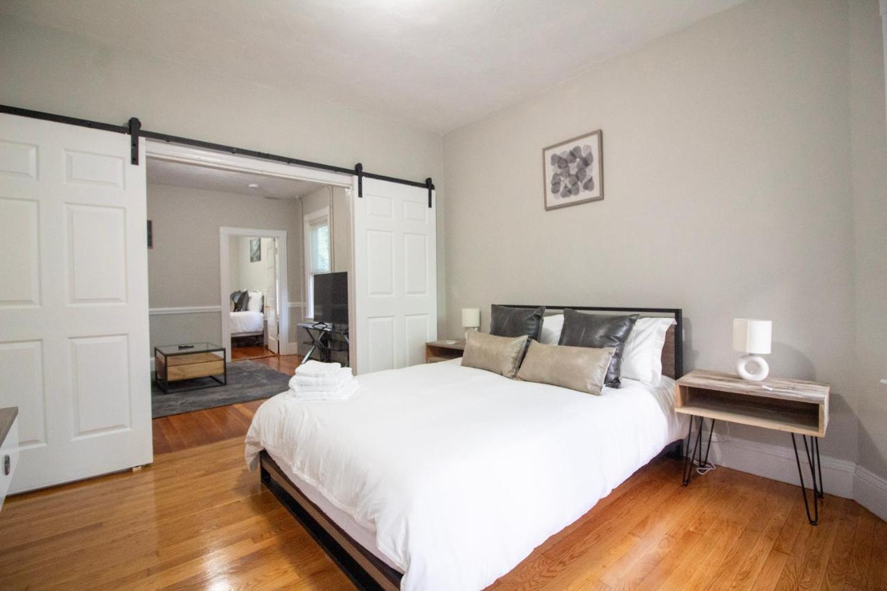 2 Bedroom Condo Close To Boston And Cambridge With Free Parkings Екстер'єр фото