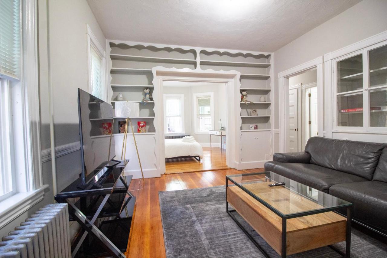 2 Bedroom Condo Close To Boston And Cambridge With Free Parkings Екстер'єр фото
