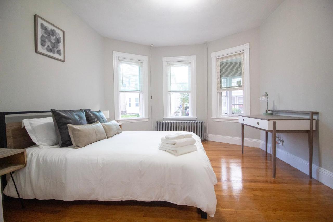 2 Bedroom Condo Close To Boston And Cambridge With Free Parkings Екстер'єр фото