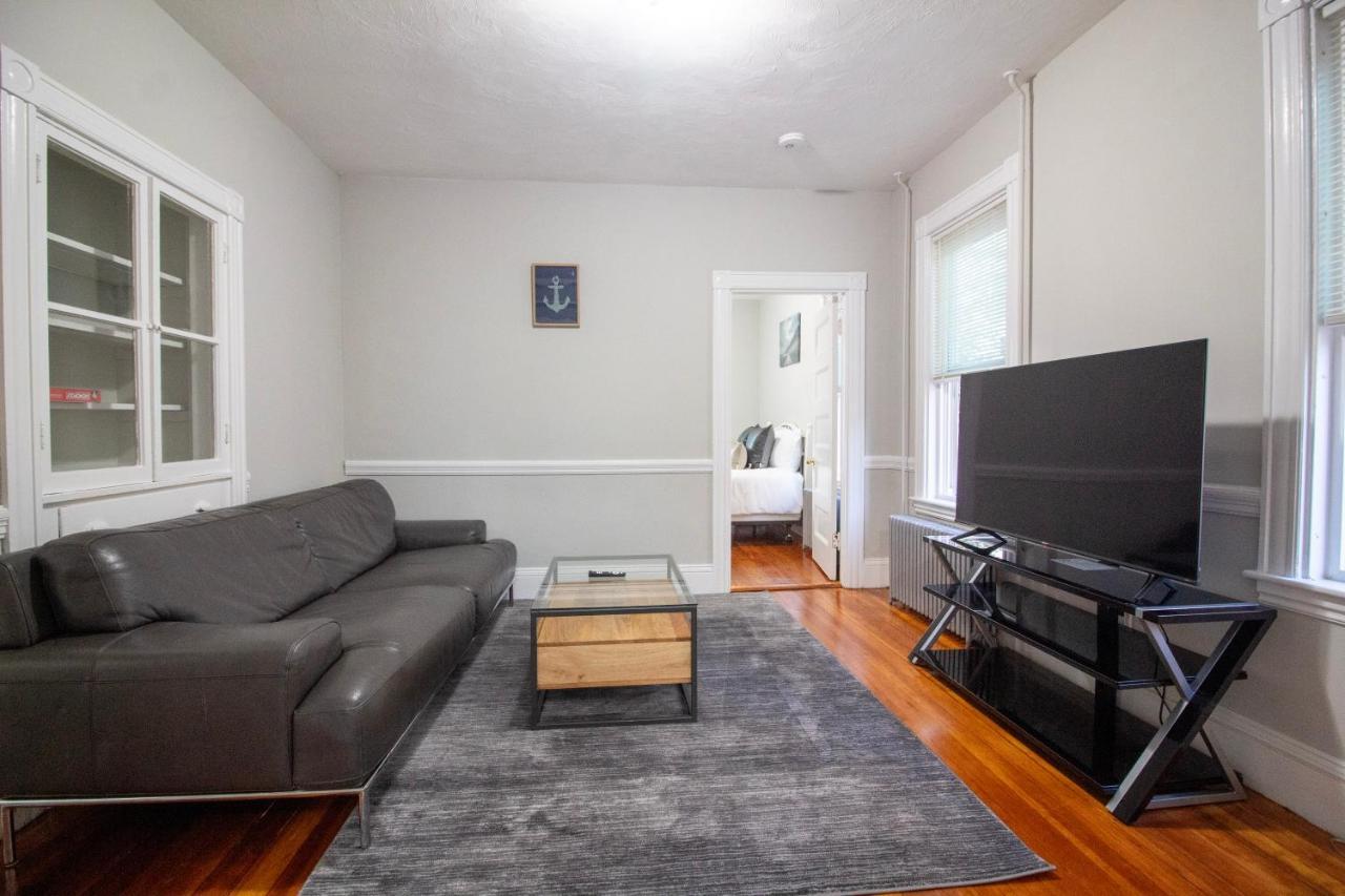 2 Bedroom Condo Close To Boston And Cambridge With Free Parkings Екстер'єр фото